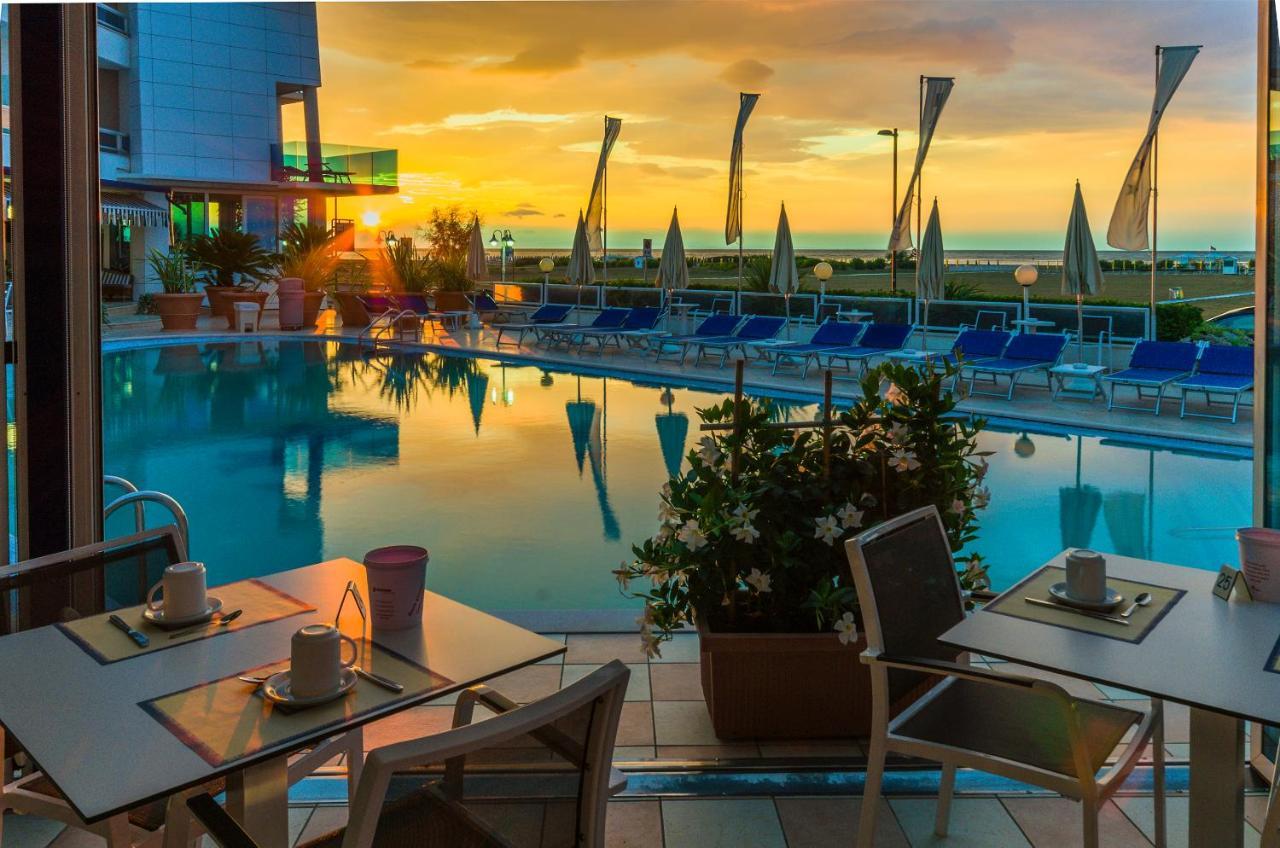 Hotel Panoramic كاوْرلي المظهر الخارجي الصورة